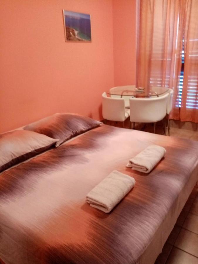 Studio Apartment Jadranko Duga Uvala Krnica Kültér fotó