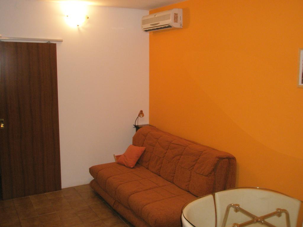 Studio Apartment Jadranko Duga Uvala Krnica Szoba fotó
